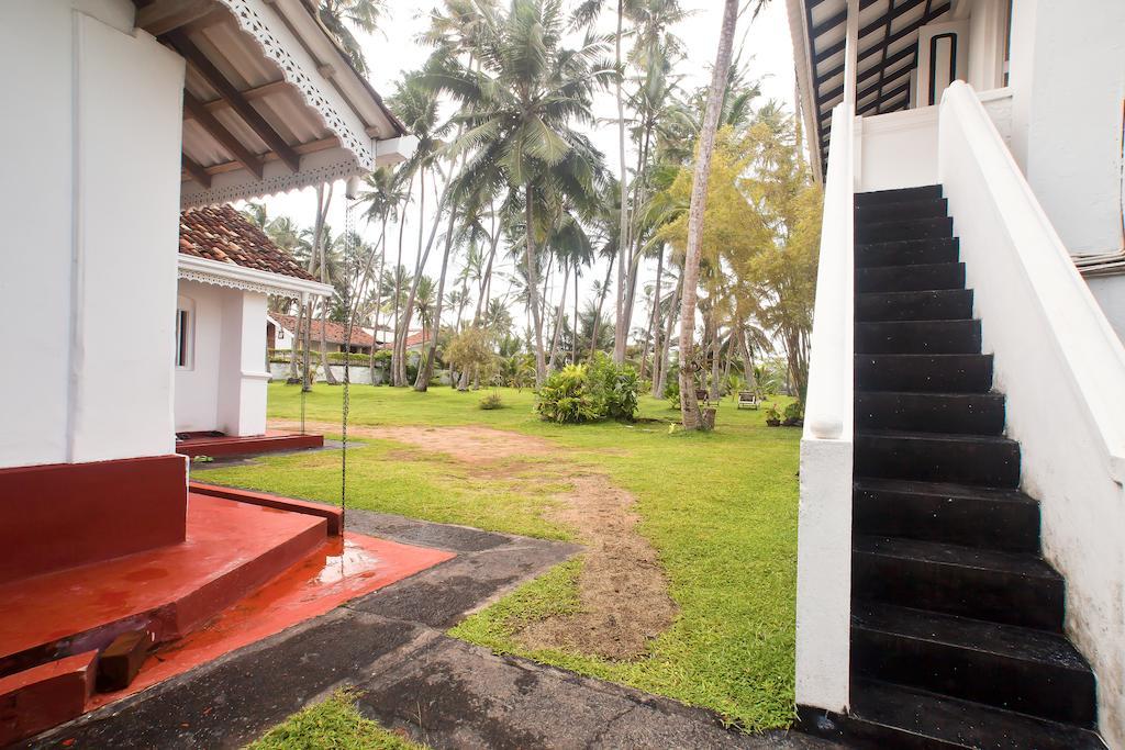 Chitra Ayurveda Hotel Bentota Exterior photo